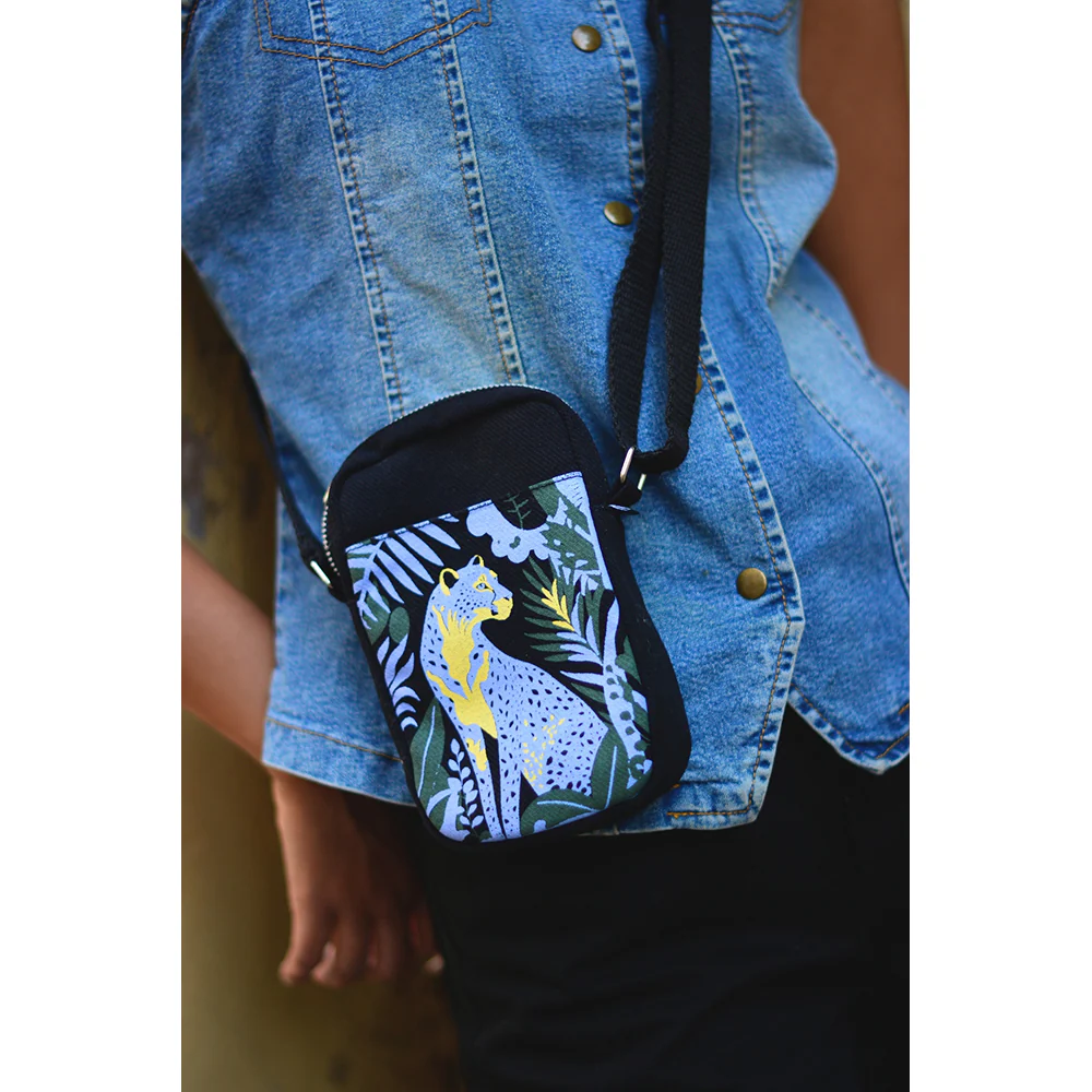 EcoRight Jungle Safari Phone Bag (Black) - Image 2